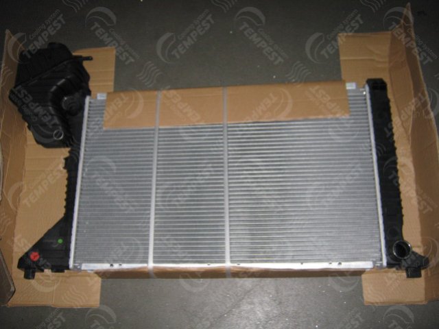 Радиатор охлаждения MB SPRINTER 00-06 MT, A/C  (пр-во TEMPEST)